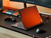 Lenovo Legion Slim 5 14APH8 Laptop im Test: OLED-Perfektion in 120 Hz und 2,8K