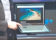 Intel zeigt zur CES sein eigenes Konzept eines Falt-PCs. (Bild: Notebookcheck)
