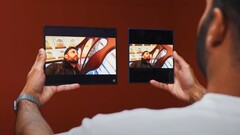 Es kostet doch recht viel, wenn man sich statt eines 8 Zoll Galaxy Z Fold 7 ein 10 Zoll Galaxy Z TriFold nach Europa holen will. (Bildquelle: MrWhosetheboss)