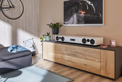 Nubert stellt seine Soundbar-Wuchtbrumme nuPro XS-8500 RC vor. (Bild: Nubert)
