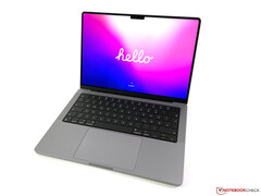 Das 14 Zoll MacBook Pro gibts jetzt zum Bestpreis von nur 1.799 Euro. (Bild: Notebookcheck)