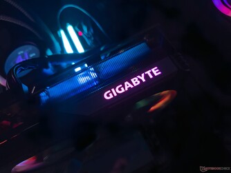 Gigabyte-RGB-Logo auf der Oberseite