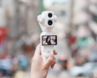 Die DJI Osmo Pocket 4P in der Farbvariante Pearl White.