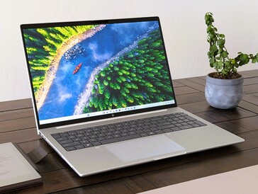 HP EliteBook 8 G1a 16.