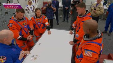 Kartenspiel vor der Mission