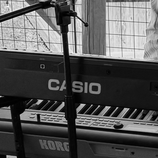 Casio stellt bereits seit Langem Keyboards her, im Januar 1980 hat das Unternehmen das Casiotone 201 (CT-201) auf den Markt gebracht