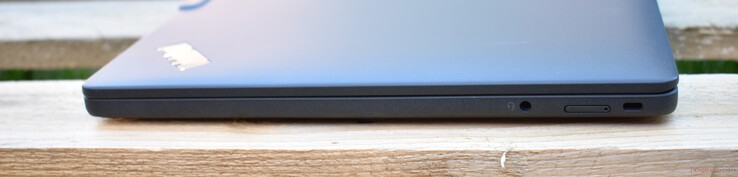 rechts: 3.5mm Audio, nanoSIM, Kensington-Lock