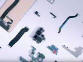 Samsung zeigt das Galaxy S20 sozusagen in einem umgekehrten Teardown. (Bild: Samsung)