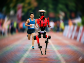 Der Roboter "Lighting" hat den Halbmarathon 7 Minuten schneller als Jacob Kiplimo absolviert