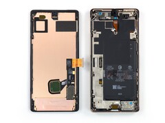 Google bietet in Frankreich jetzt offizielle Reparatur-Handbücher für das Pixel 7 und das Pixel 7 Pro an. (Bild: iFixit)