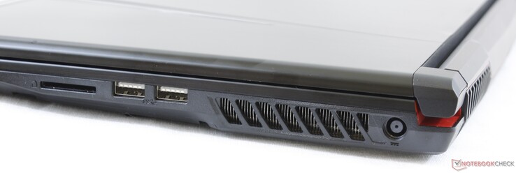 Rechts: SD-Kartenleser, 2x USB 3.0 Typ-A, Netzteil