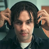 Das Razer Project Motoko Headset verfügt über zwei Kameras und einen Snapdragon SoC für KI-Interaktionen ohne Display. (Bildquelle: Razer)