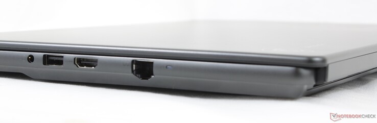 Rechts: 3,5-mm-Headset-Anschluss, USB-A 3.2 Gen. 2, HDMI 2.1, RJ-45 (2,5 Gbit/s)