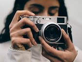 Die Fujifilm X100 VI wird auf ebay teils über 1.000 Euro über dem Listenpreis angeboten. (Bild: Fujifilm)