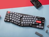 Die Keychron K11 Pro setzt auf ein ergonomisches Alice-Layout. (Bild: Keychron)
