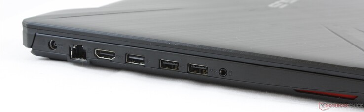 Links: Ladeanschluss, Gigabit RJ-45, HDMI 2.0, USB 2.0 Typ-A, 2x USB Typ-A 3.1 Gen. 1, kombinierter 3,5-mm-Audioanschluss