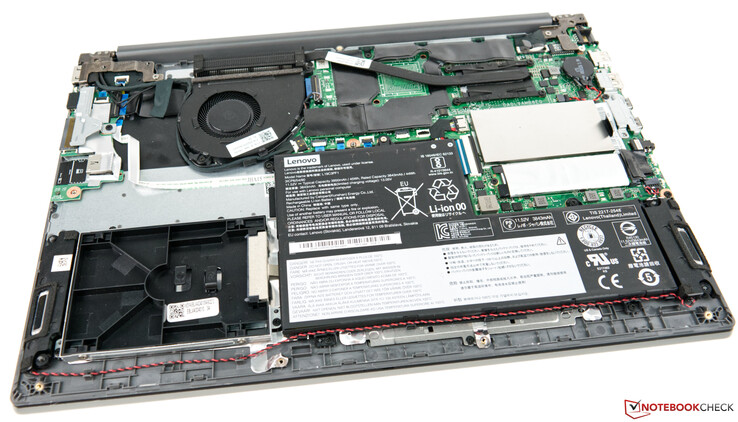 Das Lenovo ThinkBook 15 ohne Bodenplatte
