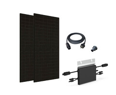 Balkonkraftwerk mit DTU-Stick zum Auslesen der Solarpanel-Daten (Bild: JA Solar, Hoymiles, Tepto, bearbeitet)