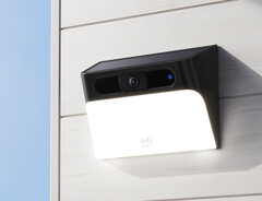 Die Eufy Security Solar Wall Light Cam S120 gibt es aktuell mit 30 Euro Rabatt. (Bild: Amazon)
