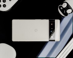Google hat offenbar an einer Gesichtserkennung für das Pixel 6 gearbeitet. (Bild: Triyansh Gill)