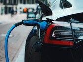 E-Autos: EV-Marktanteil sinkt in wichtigen Märkten, Plug-in-Hybride schwach.