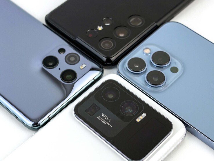 Im Foto-Vergleichstest: Xiaomi Mi 11 Ultra, Samsung Galaxy S21 Ultra, Oppo Find X3 Pro und Apple iPhone 13 Pro. Testgeräte zur Verfügung gestellt von Oppo, Samsung und Xiaomi.