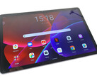 Zwei große deutsche Elektro-Händer haben das Lenovo Tab P11 Plus Tablet aktuell günstig im Angebot (Bild: Notebookcheck)