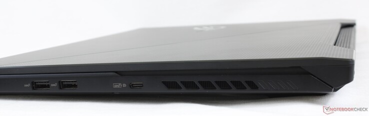 Rechts: 2x USB-A 3.2, USB-C Gen. 2 mit DisplayPort 1.4 und Power Delivery