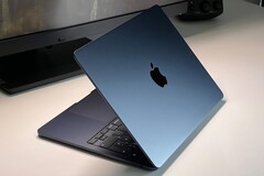 Das MacBook Air M3 ist ein alltagstauglicher und komplett lautloser Multimedia-Laptop (Bildquelle: Andreas Osthoff)