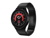 Nutzer der Samsung Galaxy Watch5 können ihre Smartwatch jetzt mit einem Titan-Gliederarmband kombinieren. (Bild: Samsung)