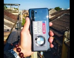 Das Huawei P30 Pro ist bereits in ersten Hands-On-Bildern und einem Sypshot zu sehen.