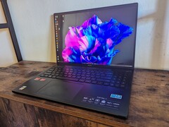 Acer Swift Edge 16 Ryzen 7 7840U Laptop im Test: Zen 4 CPU und 3.2K 120 Hz OLED Boost