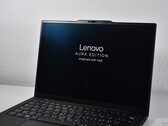 Kundenverwirrung mit Namensgebung: Warum man bei 2025er-Laptops mit Intel-CPU große Vorsicht bei der Auswahl der CPU walten lassen sollte, abgebildet: Lenovo ThinkPad X1 Carbon Gen 13 (Bildquelle: Benjamin Herzig/Notebookcheck.com)
