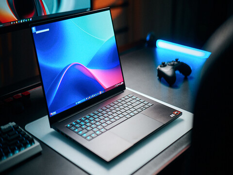 Video: 1000 Euro weniger, aber fast genauso schnell?! - Razer Blade 16 + RTX 5080