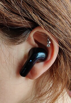 Essential True Wireless Earphones E3500 lassen sich durch berührungsempfindliche Sensorflächen bedienen