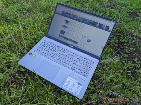 Die GeForce MX450 gerät in den Rückstand: Test Asus ZenBook Flip 15 Q508U Convertible