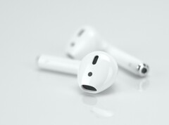 Mehr als zwei Drittel des Umsatzes mit komplett drahtlosen In-Ears entfällt alleine auf Apple. (Bild: Barrett Ward, Unsplash)