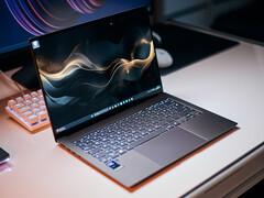 Asus Zenbook S14 OLED UX5406SA (Bild: Andreas Osthoff)