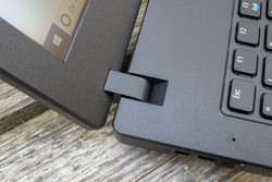 Acer bleibt beim Plastik-Scharnier