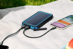 Neu im Portfolio von Anker: die PowerCore Solar 10000 Powerbank. (Bild: Anker)