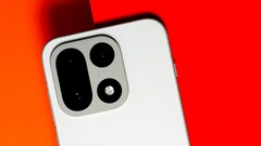 Das OnePlus Ace 6T folgt dem OnePlus 15, hier im Bild, mit Snapdragon 8 Gen 5 und respektablen Geekbench-Scores. (Bildquelle: Ice Universe)