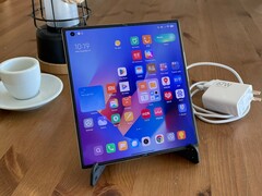 Zum Lieferumfang des Xiaomi Mix Fold 3 gehört auch ein 67-Watt-Netzteil.
