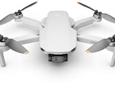 Die DJI Mini 2 Fly More Combo gibt es aktuell am Singles Day zu einem sehr attraktiven Preis. (Bild: Saturn)