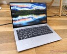 Das HP EliteBook x360 1030 ist ein portables 13 Zoll Business-Convertible mit einem hellen Display (Bildquelle: Allen Ngo)