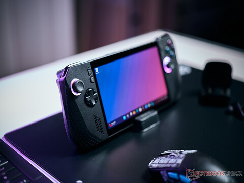 Asus ROG Ally X im Test - Dank riesigem 80-Wh-Akku und schnellerem RAM der beste Gaming-Handheld