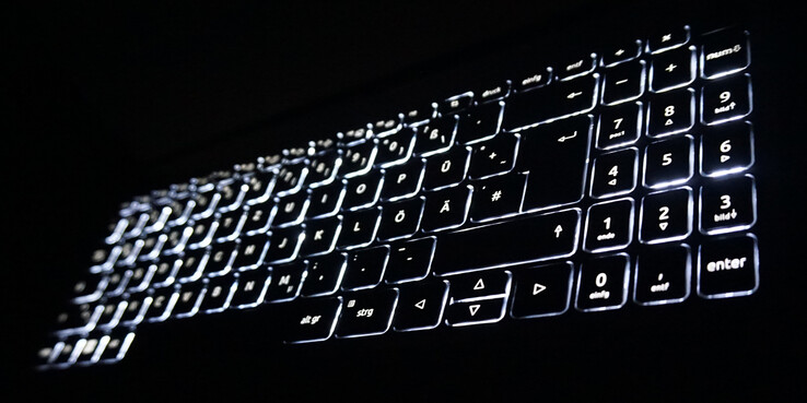 Die Tastaturbeleuchtung besitzt zwei Helligkeitsstufen.