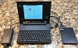 IBM ThinkPad 500 - ein Subnotebook mit Schwarz-Weiß-Bildschirm. Quelle: eBay