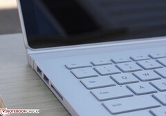 Wartet Microsoft beim Surface Book 2 nur noch auf das kommende Kaby Lake-Refresh von Intel?