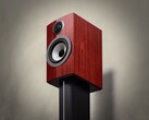 Die Bowers & Wilkins 707 Prestige Edition setzt auf ein glänzendes Finish, das aus zwölf Schichten Farbe besteht.