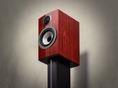Die Bowers & Wilkins 707 Prestige Edition setzt auf ein glänzendes Finish, das aus zwölf Schichten Farbe besteht.